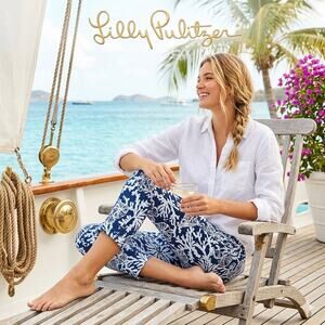 Lilly Pulitzer Navy Coral & Seashell Capri Pants Sz. 0